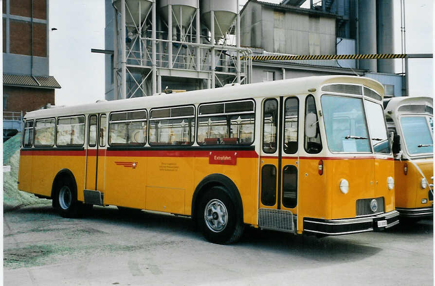 (079'923) - Guggenbhl, Eschenbach - LU 10'207 - Saurer/Saurer (ex Hugener, Stein; ex Moser, Preonzo; ex Geiger, Adelboden Nr. 20; ex P 25'534) am 27. August 2005 in Niederbipp, Saurertreffen