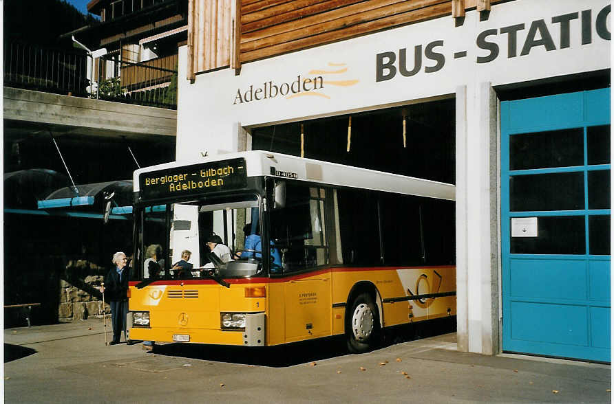 (080'705) - Portenier, Adelboden - Nr. 1/BE 27'928 - Mercedes (ex P 25'197; ex In Albon, Visp Nr. 4) am 9. Oktober 2005 beim Autobahnhof Adelboden (Teilaufnahme) 