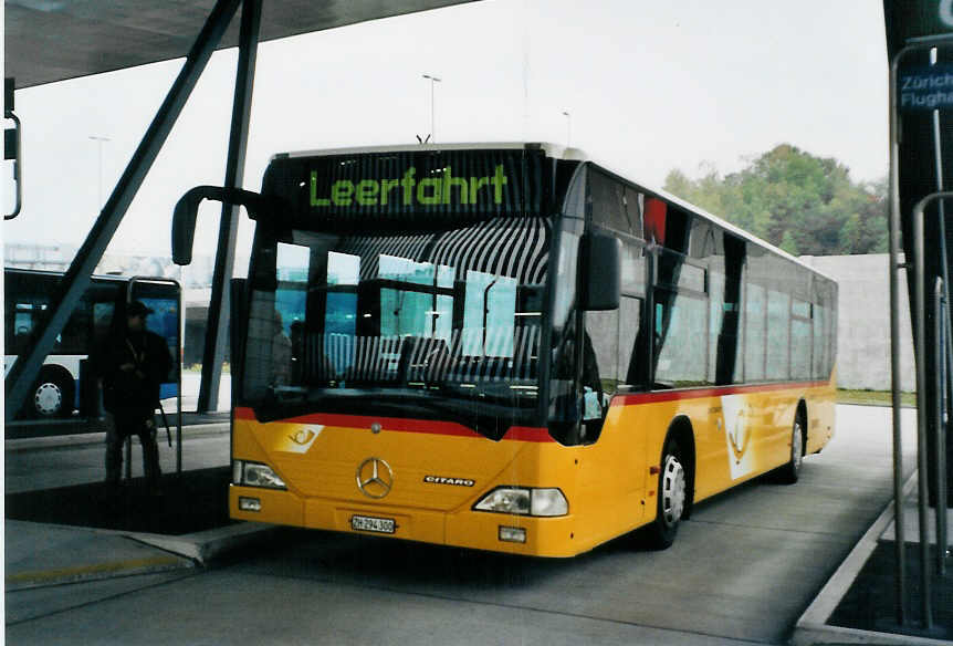 (081'003) - ASN Stadel - ZH 294'300 - Mercedes am 18. Oktober 2005 in Zrich, Flughafen