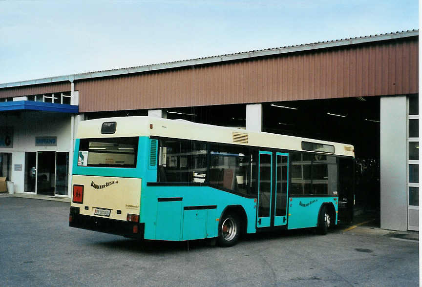 (081'211) - Baumann, Mnnedorf - ZH 101'243 - Neoplan am 20. Oktober 2005 in Horgen, Neoplan