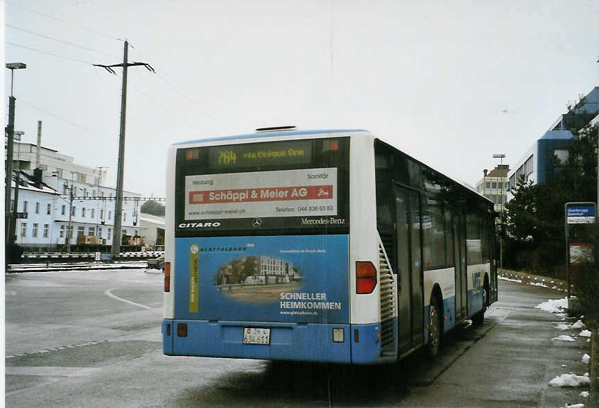 (081'624) - Frhlich, Zrich - Nr. 611/ZH 634'611 - Mercedes am 28. November 2005 beim Bahnhof Glattbrugg