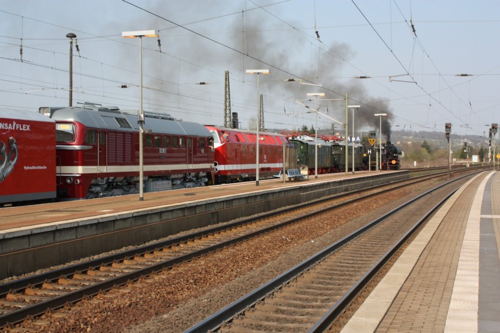 10.04.2009 dieser Lokzug legte einen Halt im Naumburger Bf. ein