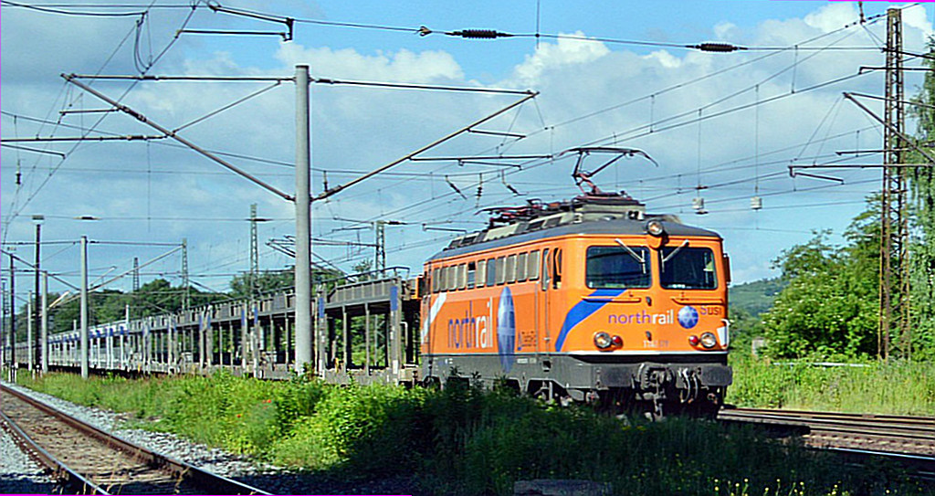 Am 22.06.2013 fuhr die North Rail 1142 579  Susi  mit einem Leerzug durch Naumburg Hbf in Richtung Großkorbetha.