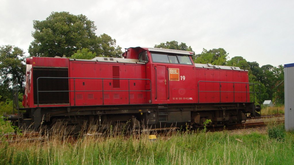 Am 22.07.2011 war die BBL 08 (92 80 1203 121-9 D-BBL) im Bahnhof Laucha (U) als Tfzf zu einer Gleisbaustelle bei Wangen (U) unterwegs. (Foto: G�nther G�bel)  