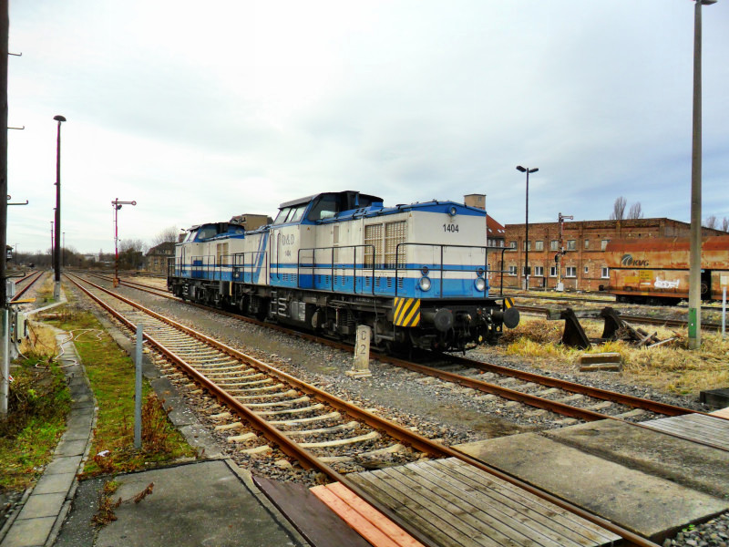 Am 31.12.2012 waren in Zeitz Pbf erstmals 2 Loks der D&D Eisenbahngesellschaft mbh abgestellt. Es sind die 1401 (92 80 1203 205-0 D-DUD) und die 1404 (92 80 1203 221-7 D-DUD), beides ehemalige V100 der DR.