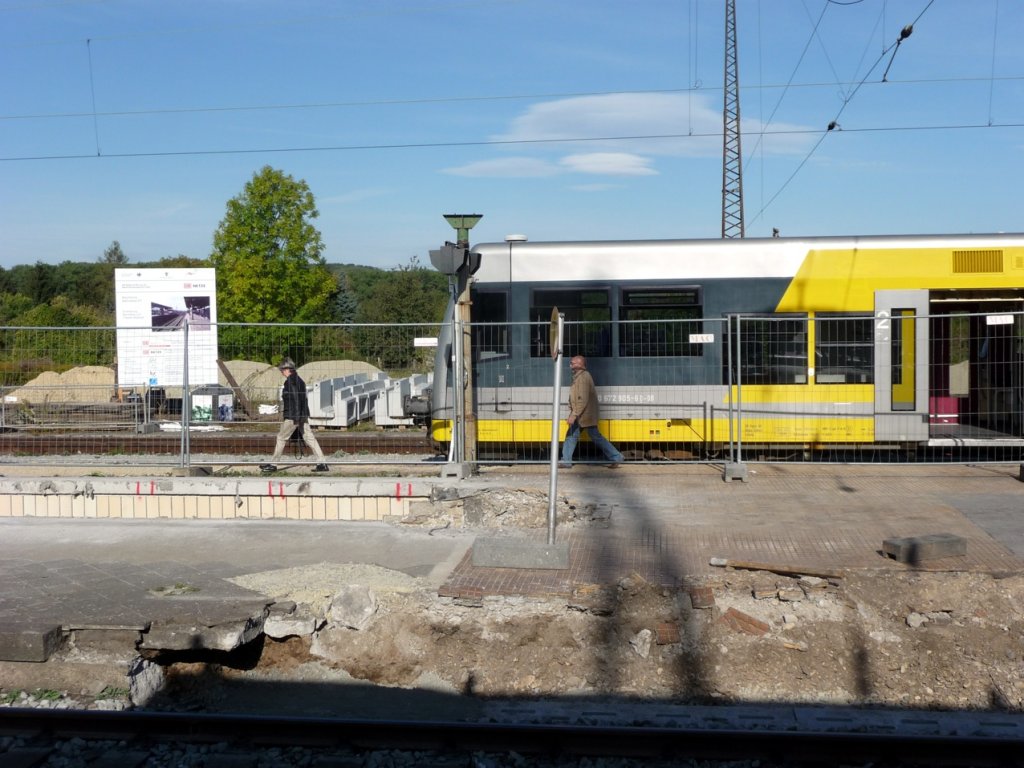 Bahnsteigneubau für die Gleise 4 und 5, am 03.10.2012 in Naumburg Hbf. (Foto: Klaus Pollmächer)