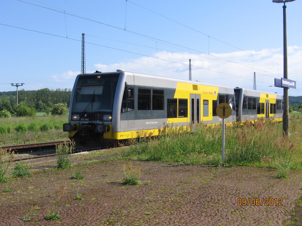 Burgenlandbahn 672 904 + 672 xxx als RB 34868 von Naumburg Ost nach Wangen, am 09.06.2012 in Naumburg Hbf. (Foto: Hans Grau)