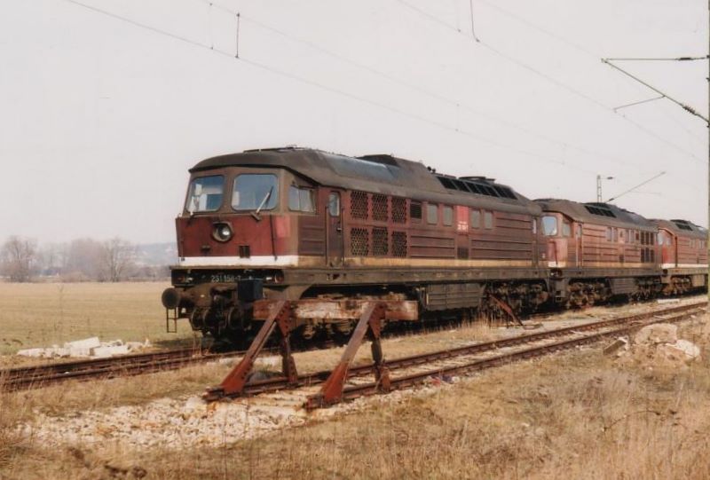 DB 231 158-7 abgestellt auf dem westlichen Ausziehgleis in Naumburg (S) Hbf; 12.03.1993 (Foto: Frank Weimer)