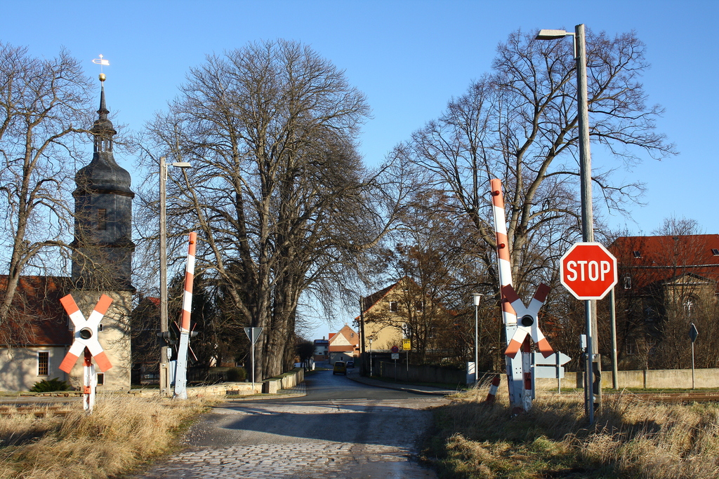 Der Bahnbergang an einem Feldweg in Nausitz am 14.01.2012. (Foto: Michael Rathmann)