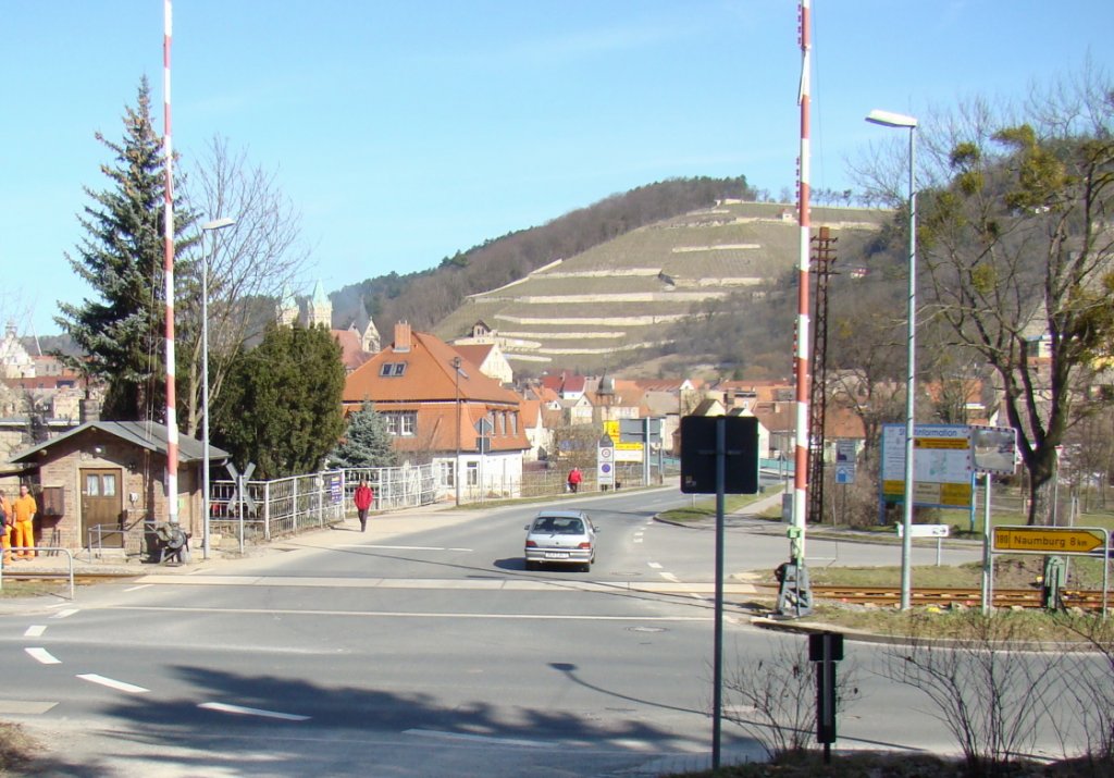 Der Bahnübergang neben dem Posten 3 in Freyburg; 18.03.2009 (Foto: Günther Göbel)