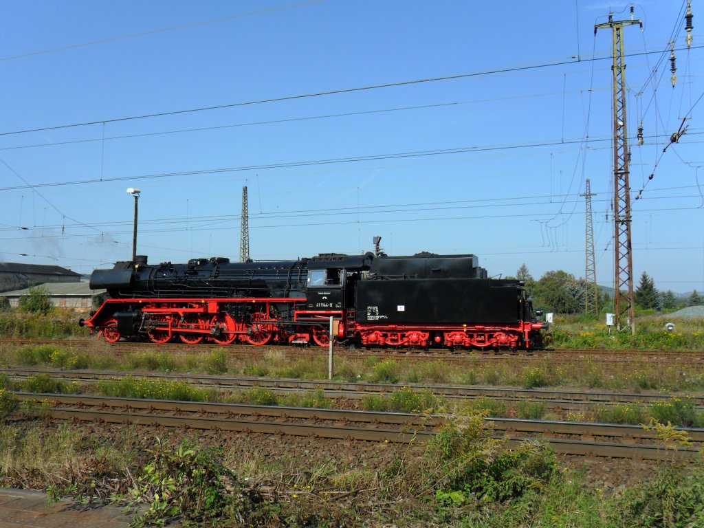 Die 41 1144 am 25.09.2011 in Naumburg Hbf beim umsetzen.