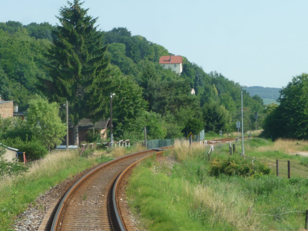 Die Unstrutbahn in Höhe der Ortslage Roßbach bei Naumburg; 29.06.2010