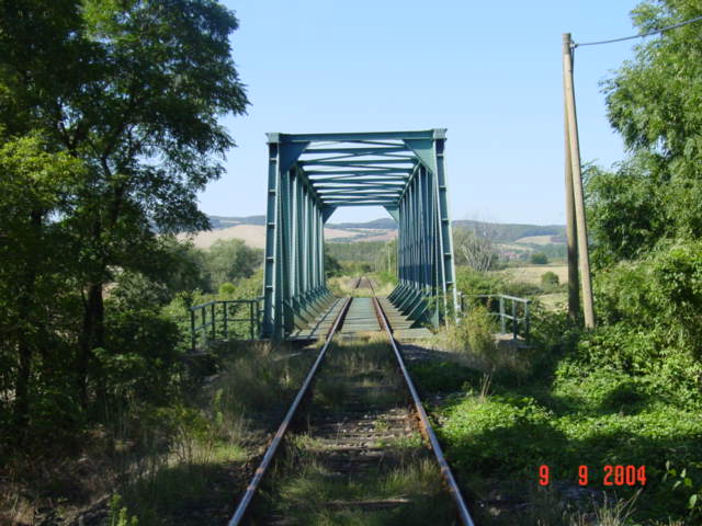 Die Unstrutbrücke bei Roßleben; 08.09.2004 (Foto: Carsten Klinger)