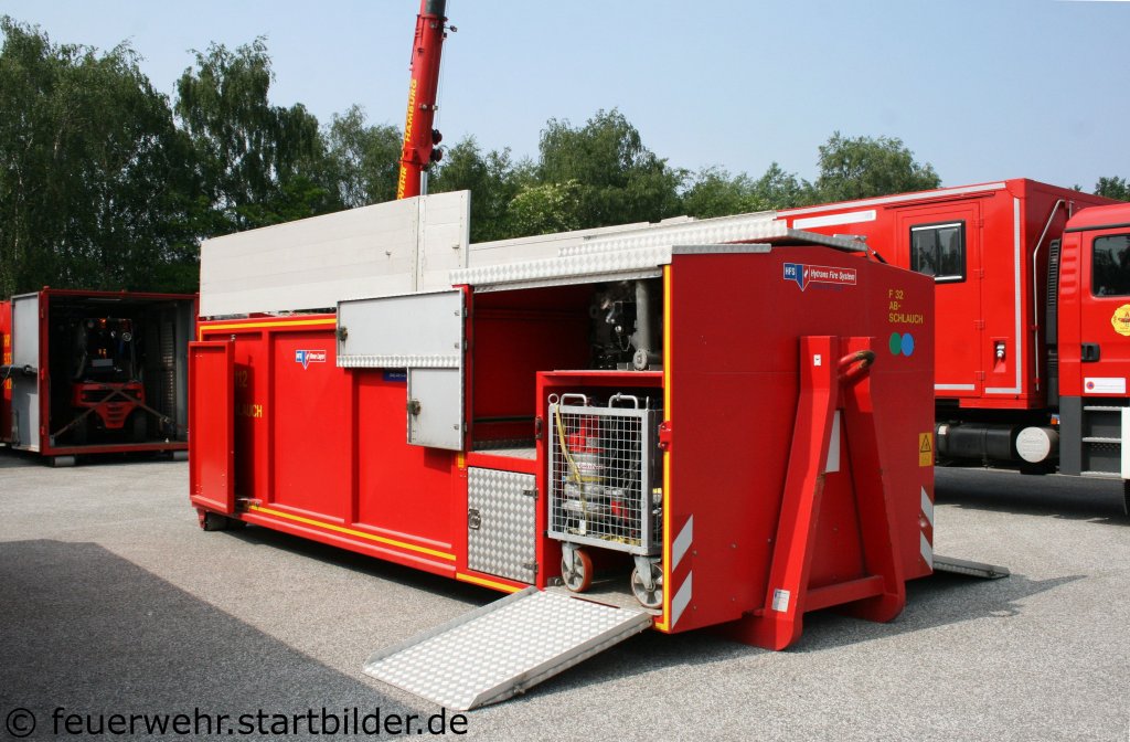 Dieser Abrollbeh�lter wird bei der Feuerwehr Hamburg f�r den transport von Schlauchmaterial benutzt.
Der Container wurde von Hytrans Fire System (HFS) gebaut.
