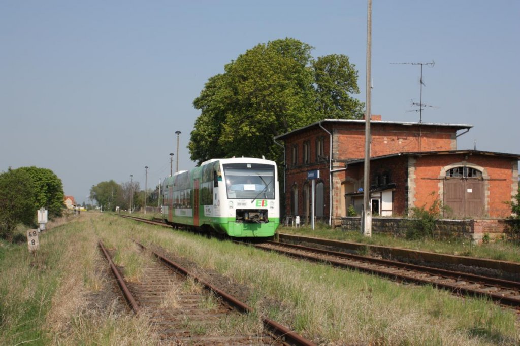 EB VT 009  Erfurt  als DPE 91385  Unstrut-Schrecke-Express I  von Erfurt Hbf nach Roßleben, am 01.05.2012 in Gehofen. (Foto: Tom Radics)