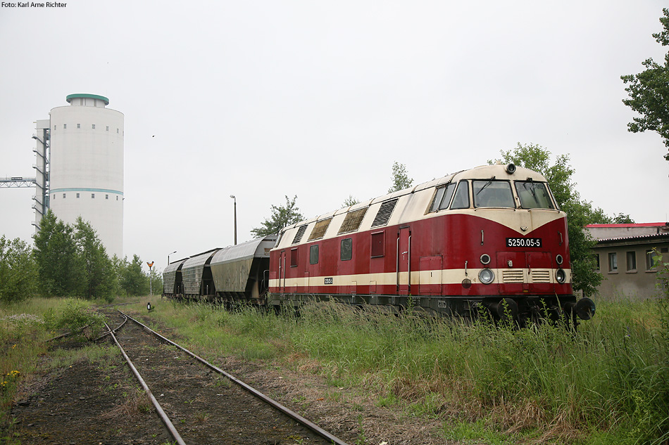 EBS 5250.05-5 (ex DB 228 742-3) am 20.06.2012 abgestellt in Karsdorf. (Foto: Karl Arne Richter)
