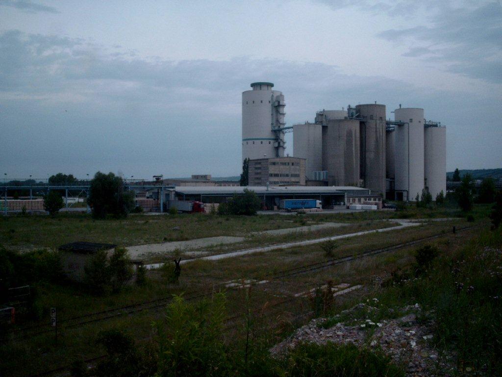 Ehemalige Gleisanlagen im Zementwerk Karsdorf; 2007 (Foto: Dieter Bauer)
