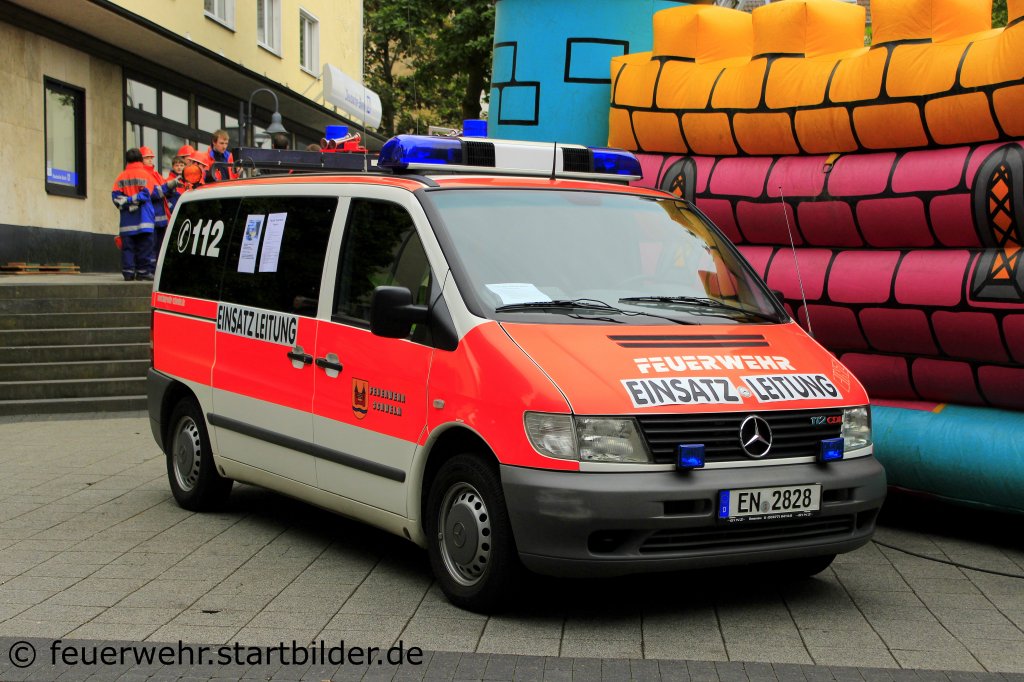 ELW 1 der Feuerwehr Schwelm.
Aufgenommen beim Tag der Feuerwehr in Schwelm, 16.6.2012.
