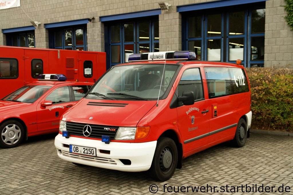 ELW 1 (OB 2150) der Feuerwehr Oberhausen.
Aufgenommen am 18.9.2011 beim Tdo der FF Oberhausen Sterkrade.