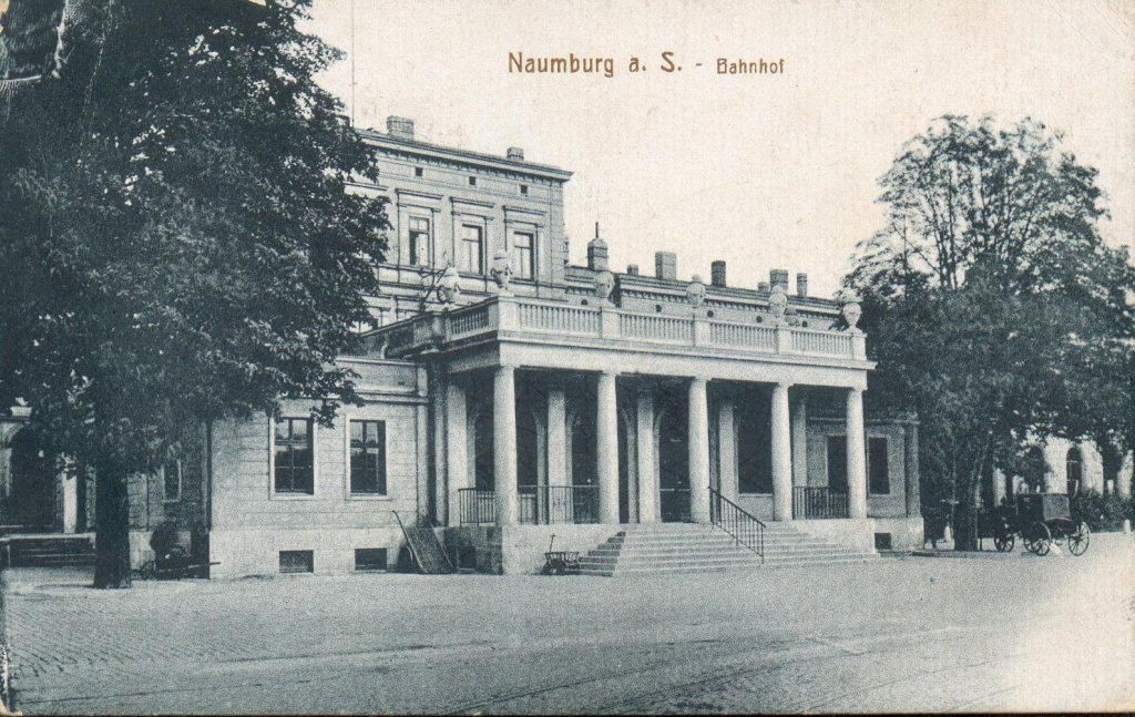 Empfangsgebäude in Naumburg (S) Hbf, Jahr leider unbekannt; (Foto: Sammlung Ralf Böttcher)