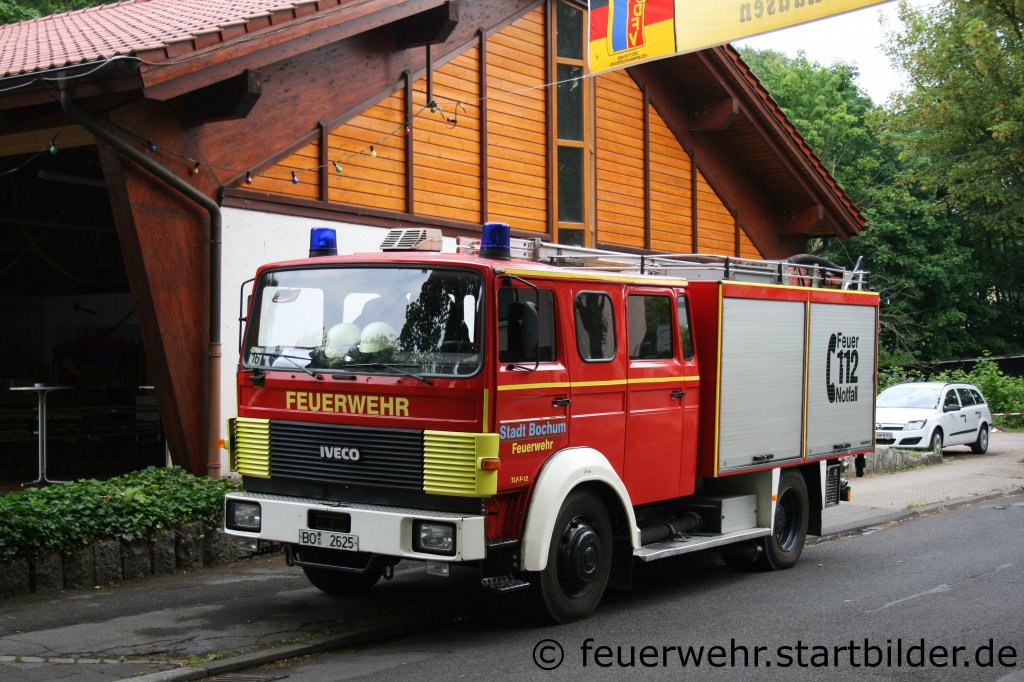 Feuerwehr Bochum
LF 16TS vom LZ Bochum Dahlhausen.
Aufgenommen in Bochum Dahlhausen am 5.6.2011.