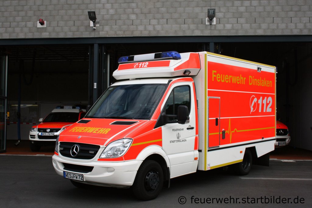 Feuerwehr Dinslaken
RTW (Funk:3/83/X).
Der RTW hat einen Aufbau von Fahrtec.
Aufgenommen bei der Feuerwehr Dinslaken am 10.7.2011.