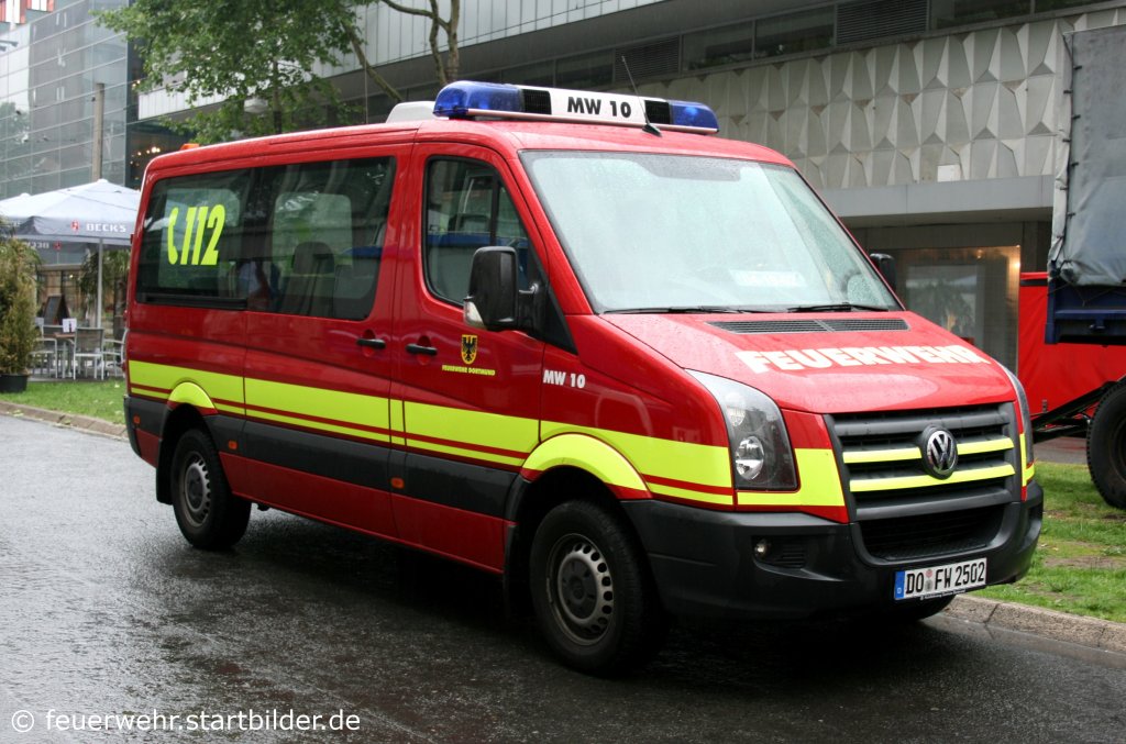 Feuerwehr Dortmund
Florian Dortmund 4/19/2
Kennzeichen DO FW 2502
Fahrzeugart MTF
Hersteller  VW
Aufgenommen beim Stadtfeuerwehrtag in der Dortmunder Innenstadt am 12.6.2010.