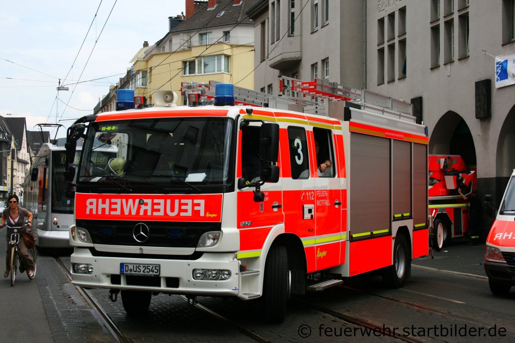 Feuerwehr D�sseldorf
HLF 20/16 (Funk:03/46/01).
Aufgenommen beim Tag der Offenen T�r der Feuerwache D�sseldorf Derendorf, 16.7.2011.