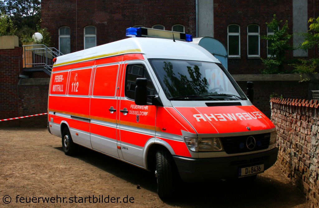 Feuerwehr D�sseldorf
LKW 14
Aufgenommen beim Tag der Offenen T�r der Feuerwache D�sseldorf Derendorf, 16.7.2011.