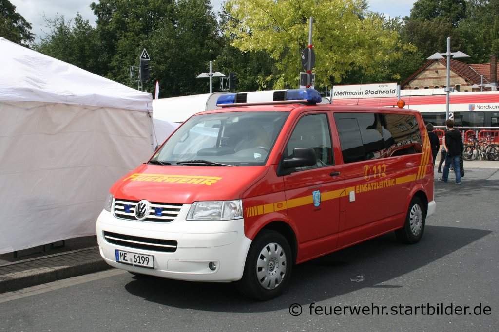 Feuerwehr Mettmann
ELW 1
Aufgenommen beim Tag der Offenen T�r der Regiobahn in Mettmann, 17.7.2011.