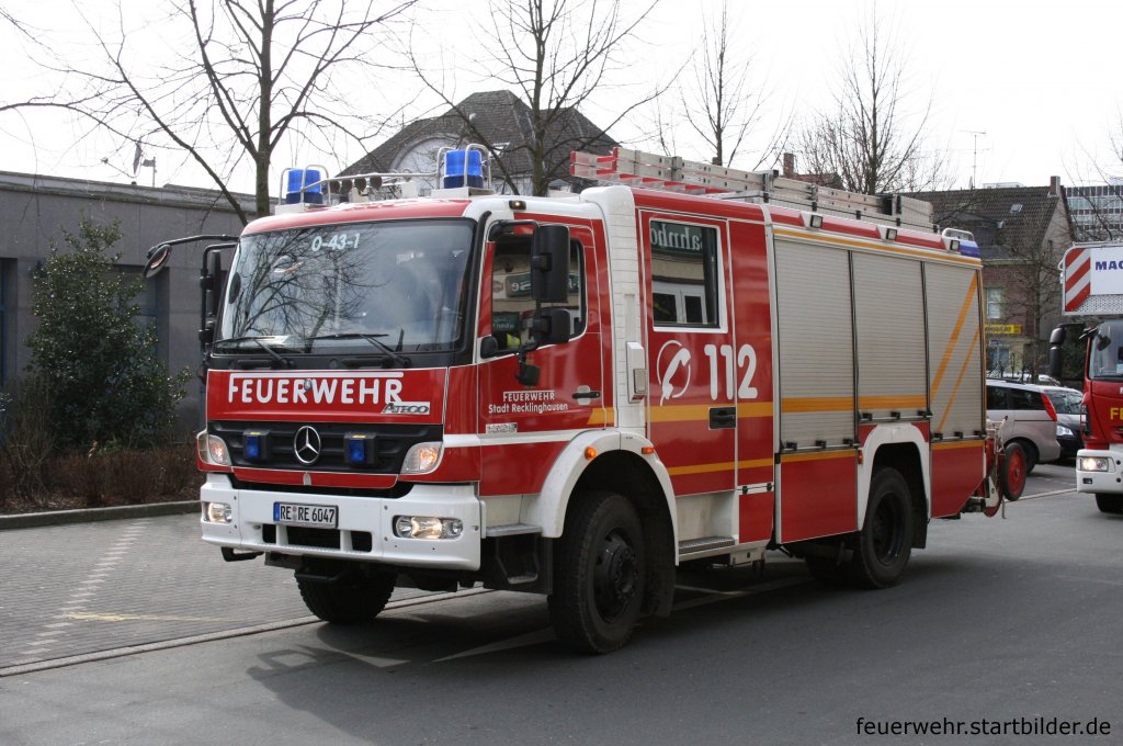 Feuerwehr Recklinghausen
Florian Recklinghausen 0/43/1
RE RE 6047
HLF 20/16
MB Atego 1329
Aufgenommen am HBF Recklinghausen, 24.3.2010.

