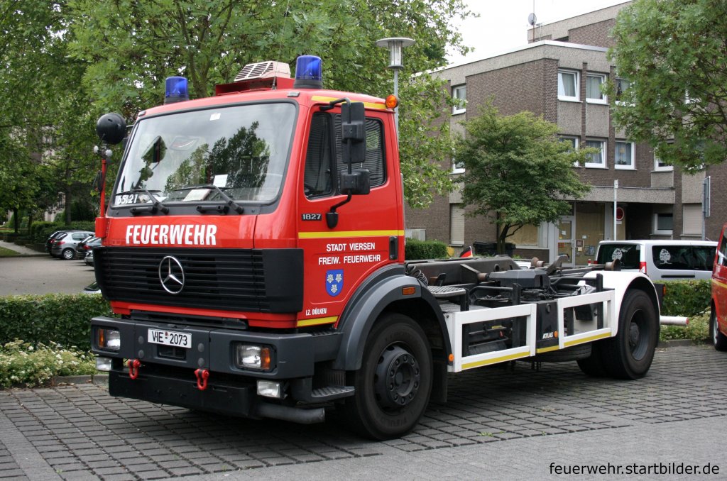 Feuerwehr Viersen 
LZ D�lken
Florian Viersen 65/21
VIE 2073
WLF
MB 1827
Aufgenommen beim Tag der Offenen T�r der Feuerwehr Viersen Stadtmitte, 20.6.2010.

