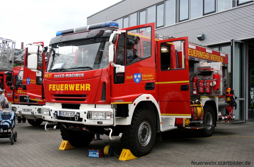 Feuerwehr Viersen
Florian Viersen 8/43/11
VIE FV 113
HLF 20/16
IVECO Magirus FF 140E30 W
Aufgenommen beim Tag der Offenen T�r der Feuerwehr Viersen Stadtmitte, 20.6.2010.