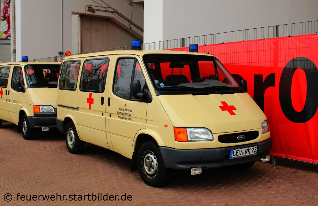 Ford Transit (LEV RK 73) der DRK Ortsverbandes Leverkusen.
Aufgenommen an der Bayarena in Leverkusen am 3.3.2012.