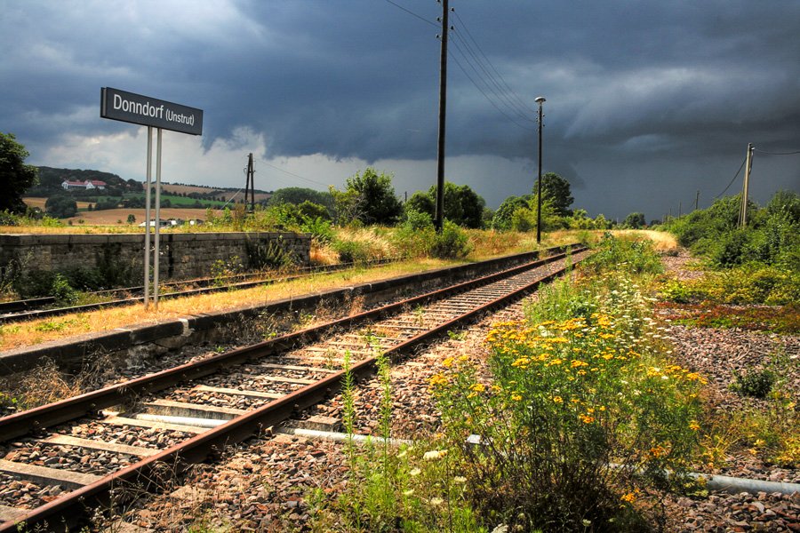 Gewitter über dem Bahnhof Donndorf; August 2007 (Foto: Selmar Petzoldt)