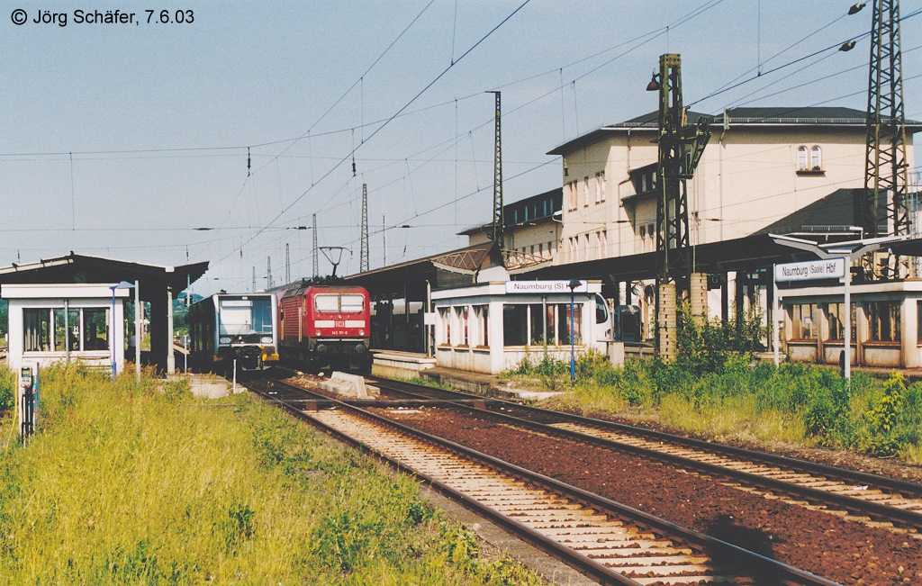 Gleis 4 und 3 am 07.06.2003 in Naumburg Hbf. (Foto: Jörg Schäfer)