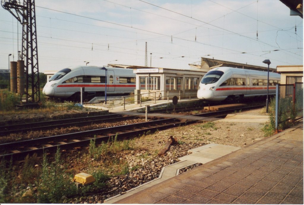 Im Mai 2000 hielten erstmals ICE´s der BR 411/415 auf der Relation Mnchen - Leipzig - Berlin/Hamburg in Naumburg (S) Hbf.