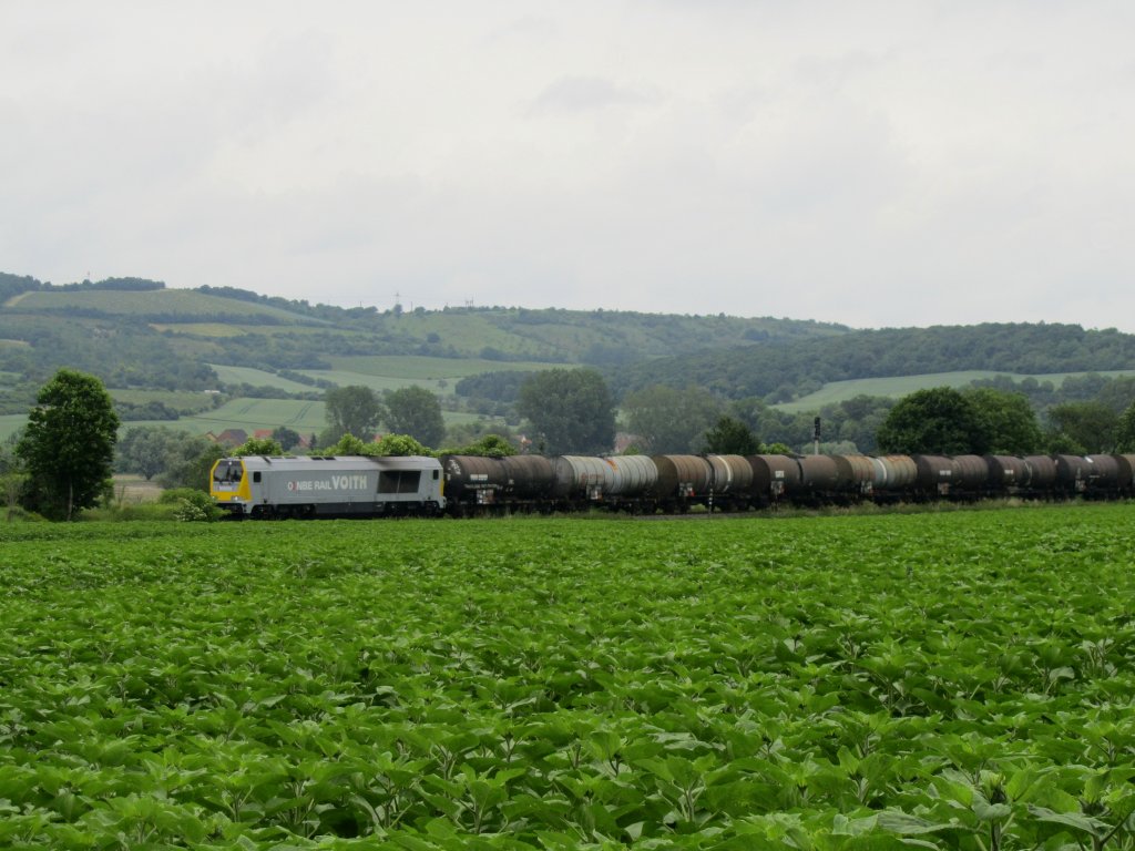 InfraLeuna 263 006-9 mit Kesselwagen zur Abstellung nach Karsdorf, am 25.06.2013 bei Laucha. (Foto: Dieter Thomas)