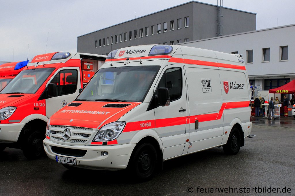 KTW 10/60 der Feuerwehr Essen.
Aufgenommen beim Tdot der BF Essen, 26.8.2012.