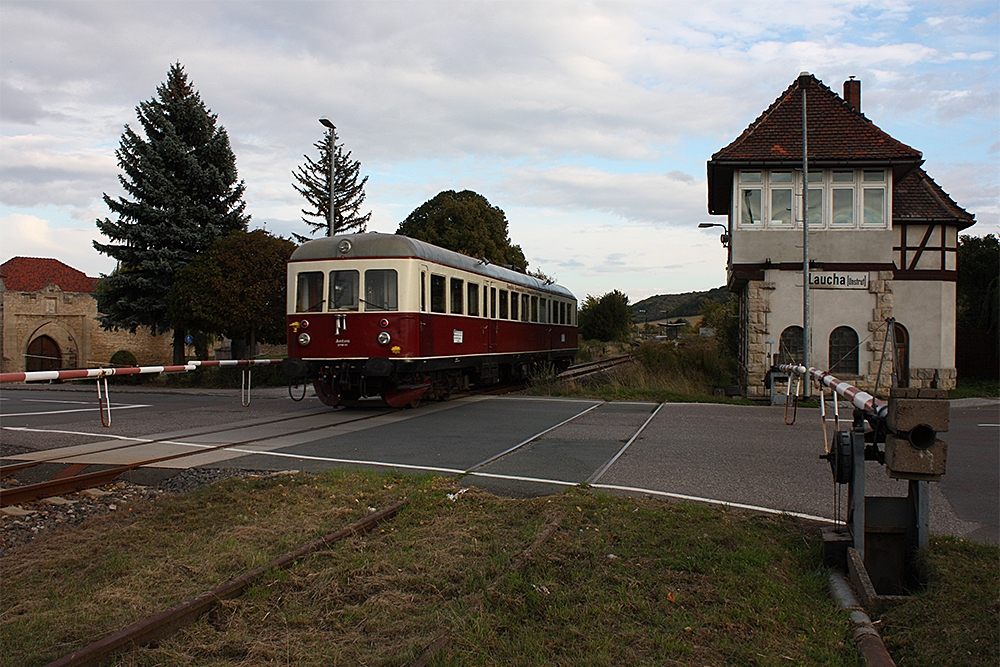 Lappwaldbahn 301 035-1 (DTW 01  Anton ) als DLr 91491 nach Karsdorf, am 03.10.2012 bei der Ausfahrt in Laucha. (Foto: Marcel Grauke)