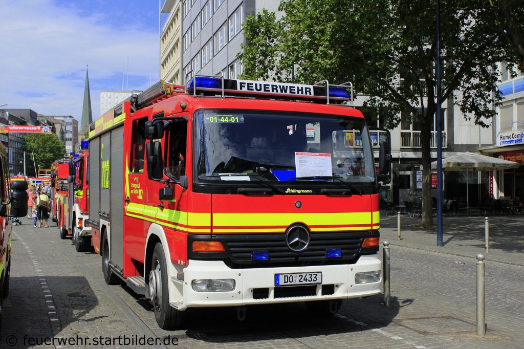 LF 16/12 (Florian Dortmund 1/44/1).
Aufgenommen beim Stadtfeuerwehrtag in Dortmund, 7.7.2012.