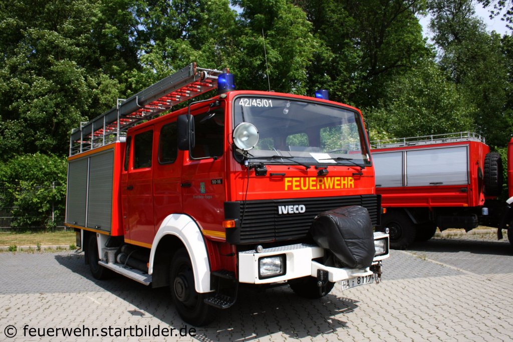 LF16 TS (42/45/01) der Feuerwehr Hagen Haspe.
Man konnte in am 28.5.2011 beim Tag der offenen T�r der Feuerwehr Hagen Haspe sehen.