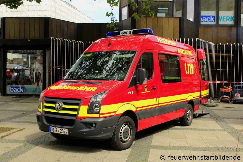 LKW (Florian Dortmund 2/74/02) der Feuerwehr Dortmund.
Aufgenommen beim Stadtfeuerwehrtag in Dortmund, 7.7.2012.