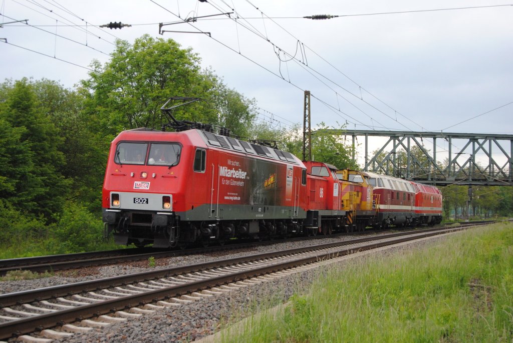 MEG 802 + 76 + 83 + 205 als DbZ zum Eisenbahnfest des TEV nach Weimar, am 24.05.2013 in Naumburg Hbf. (Foto: dampflok015)