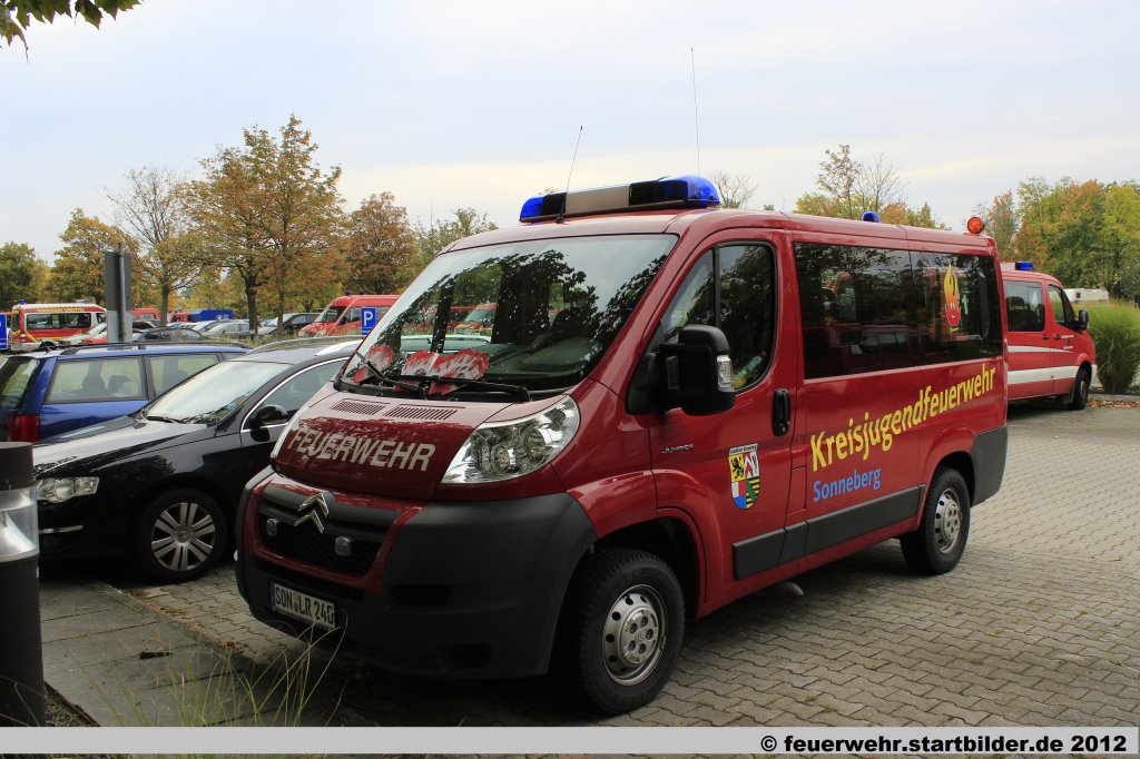 MTW (SON LR 240) der Kreisjugendfeuerwehr Sonneberg.
Aufgenommen beim Jubil�um 50 Jahre LFV-Rheinland-Pfalz in Mainz,6.10.2012.