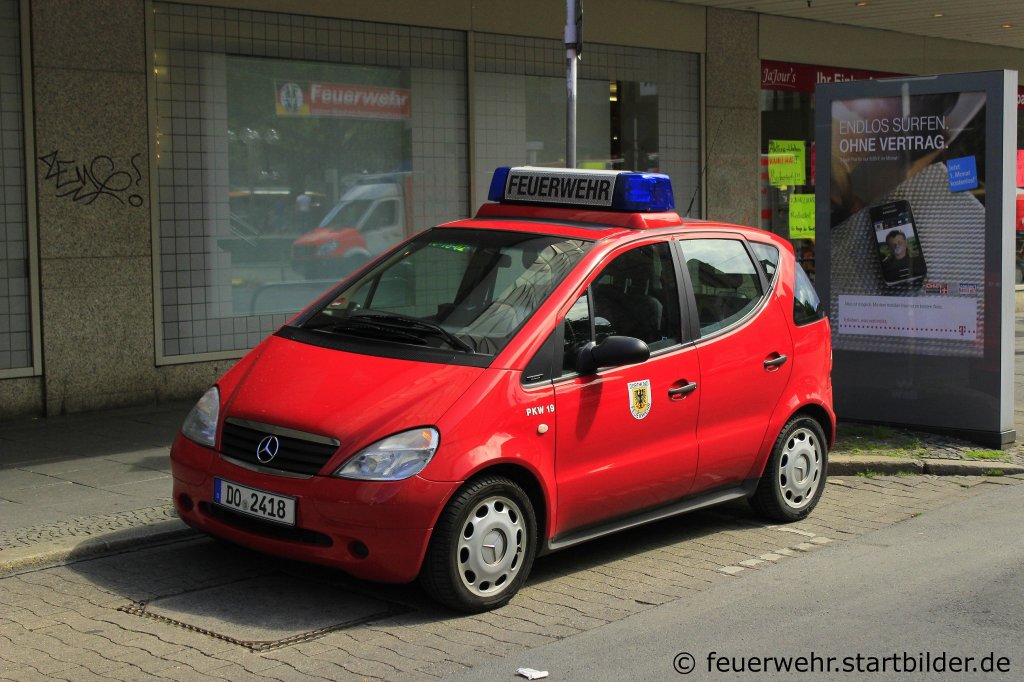 PKW 19 der Feuerwehr Dortmund.
Aufgenommen beim Stadtfeuerwehrtag in Dortmund, 7.7.2012.