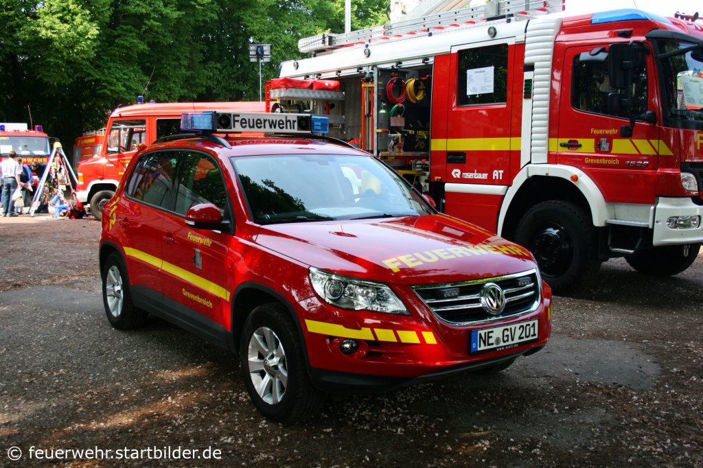 PKW (NE GV 201) VW Tiguan.
Aufgenommen in Grevenbrioch am 30.4.2011.
