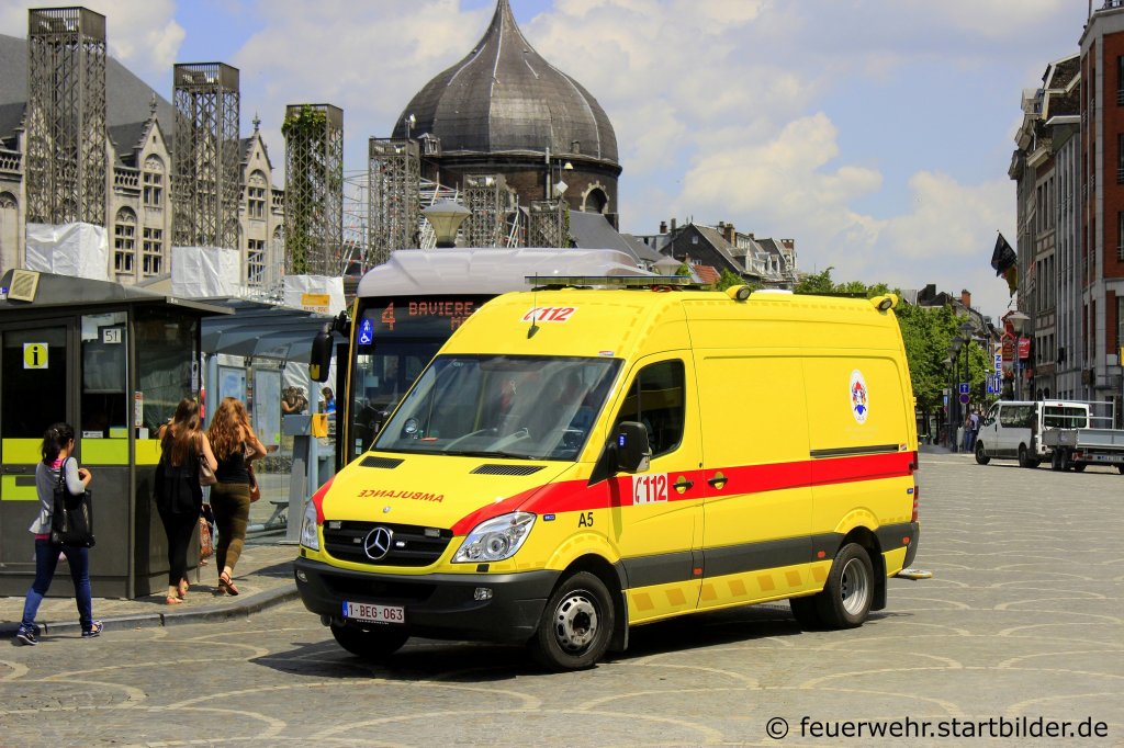 RTW der Brandweer Liege.
Aufgenommen in Liege am  26.6.2012.