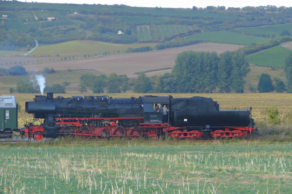 TG 50 3708-0 Halberstadt e.V. mit dem DLr 37193 von Karsdorf nach Freyburg, bei Laucha; 12.09.2009 (Foto: Dieter Thomas)