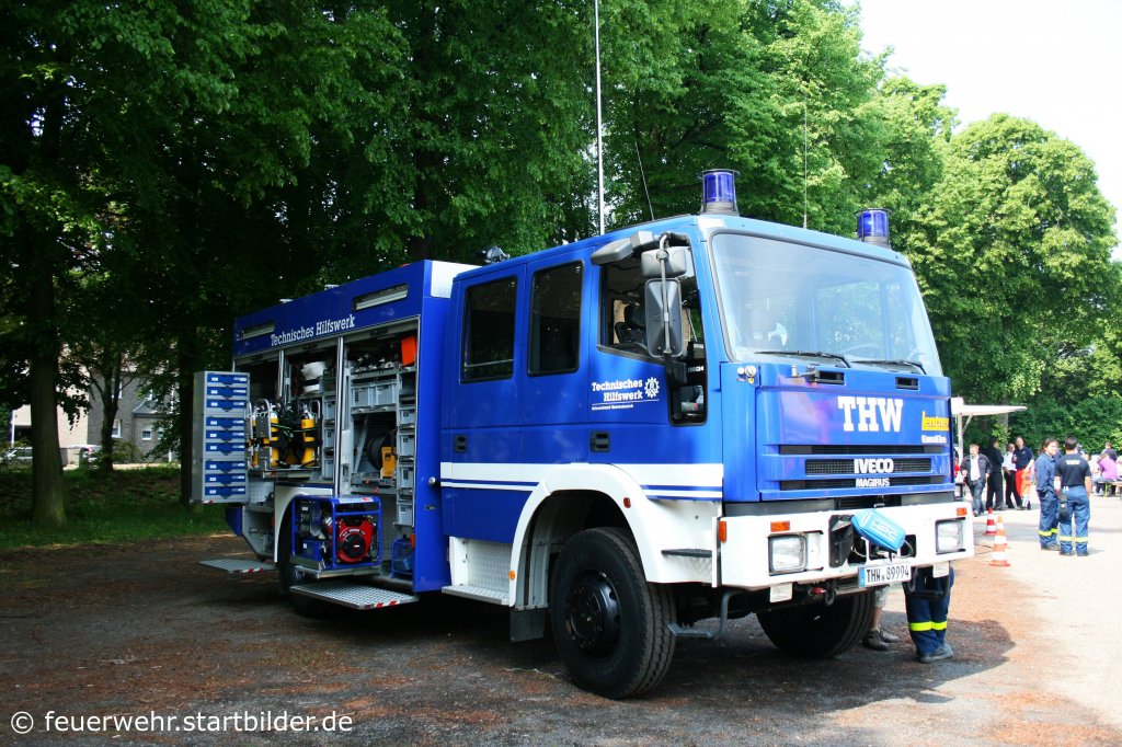 THW Grevenbroich (THW 89994) auf Iveco Magirus mit Lentner Aufbau.
Aufgenommen in Grevenbroich am 30.4.2011.